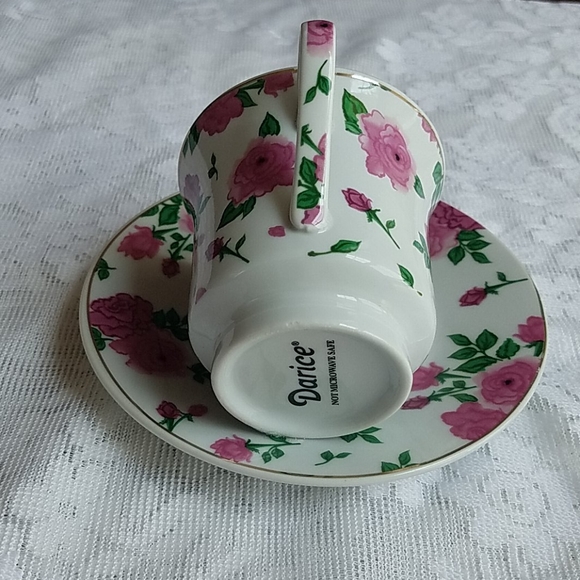 Birdfeeder Teacup and Saucer Floral Pink and White Rose Small Bag Birdseed - Picture 5 of 7